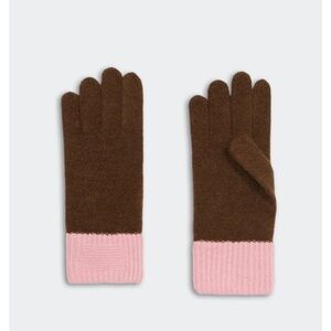 Guest in Residence Soft Gloves in Chesnut - NWT!